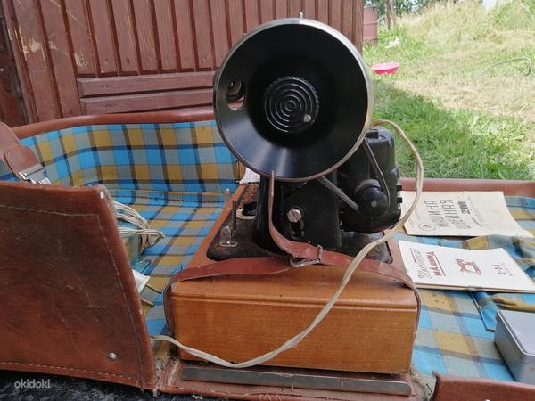 Подольская швейная машина советской эпохи с мотором (фото #3)