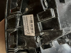 Tagatuli parem Volvo V90 2019- / varuosakood 32293877 / EU (2 foto / 5)