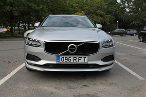 Volvo V90 Momentum 2.0 140kW (1 foto / 15)