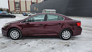 Toyota avensis 2013 (4 foto / 8)