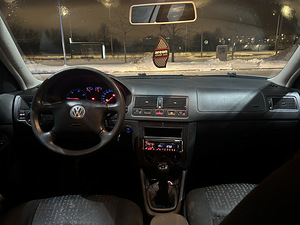 Müüa Volkswagen Golf 2004. aasta auto (10 foto / 15)