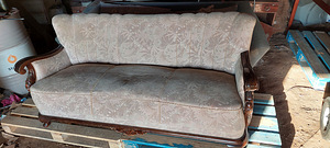 Античный диван