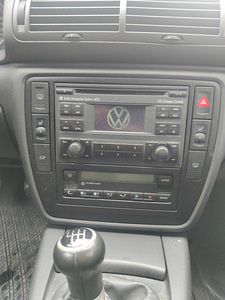 Volkswagen Passat 2,0 100kW (8 foto / 10)