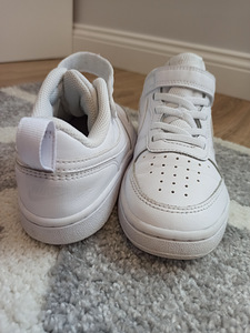 Кроссовки Nike размер 33 (3 фото из 3)