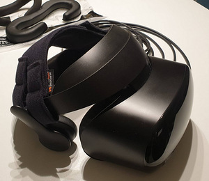Samsung HMD Odyssey+ Windows Mixed Reality Headset (1 foto / 4)