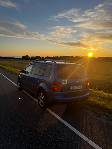 Volkswagen Touran 2.0 100KW 2004 (1 foto / 10)