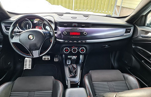 M/V Alfa Romeo Giulietta 1.4 Turbo 125kW (8 foto / 11)