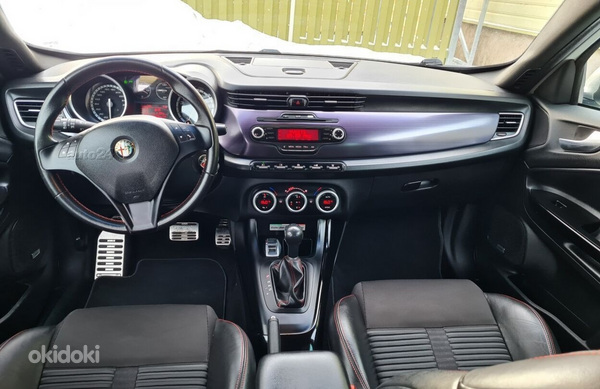 Alfa Romeo Giulietta 1.4 Turbo 125kW (фото #8)