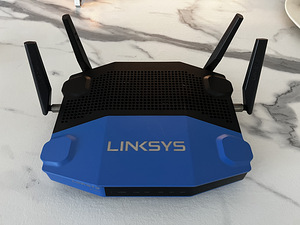 Linksys WRT1900AC AC1900 Dual-Band WiFi Router (1 foto / 3)
