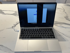 MacBook Pro (13-inch, 2018, Four Thunderbolt 3 ports model A (1 foto / 3)