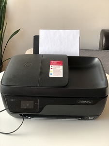 Printer HP Officejet 3833 kodu või kontori jaoks