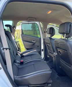 Renault Grand Scenic (10 foto / 11)