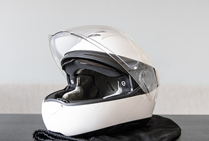 Schuberth C4 Valge Kiiver XL 60-62cm (3 foto / 3)
