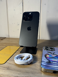 Apple iPhone 15 Pro 128GB Black Titanium (1 foto / 4)