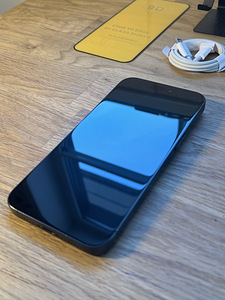 Apple iPhone 15 Pro Max 256GB Black Titanium (4 foto / 4)