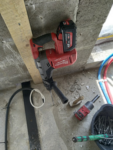 Akupuurvasar Milwaukee M18 CHM (2 foto / 2)