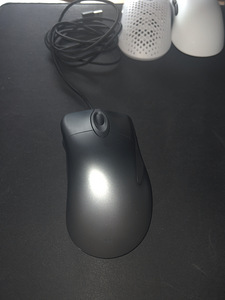Microsoft Pro IntelliMouse Tume (4 foto / 5)