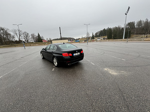 BMW F10 523i (4 foto / 10)