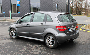 Mercedes-Benz B 180 2.0 80kW (6 foto / 11)