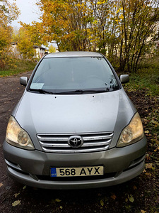 Продам Toyota avensis Verso (1 foto / 9)