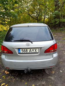 Продам Toyota avensis Verso (8 foto / 9)