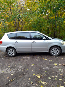 Продам Toyota avensis Verso (9 foto / 9)
