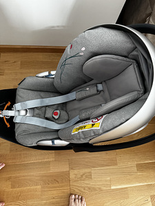 Turvahäll+alus Cybex Cloud Z2 i-Size 45-87cm Fashion Koi (3 foto / 6)