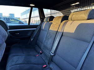 BMW 530D M Package Manual (10 фото из 11)