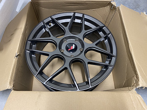 Müüa Japan Racing JR18 hyper black 18x7,5 5x114,3 veljed (3 foto / 9)