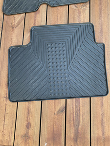 Müüa Kia Ceed JD kasutatud originaal kummimatid (4 фото из 5)