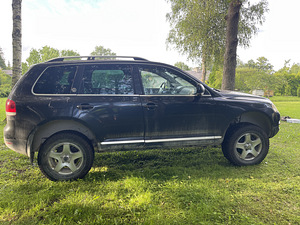 M/V Volkswagen Touareg (8 foto / 15)