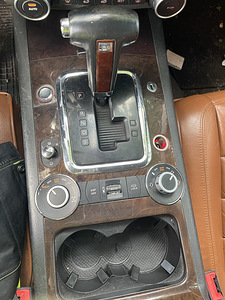 Volkswagen Touareg (12 foto / 13)