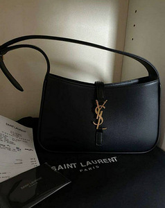 Saint Laurent Hobo kott (1 foto / 6)