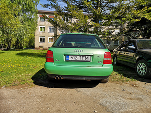Audi A4 2.8 quattro (5 фото из 11)