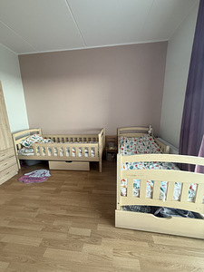 Двухъярусная кровать из дерева (1 фото из 3)