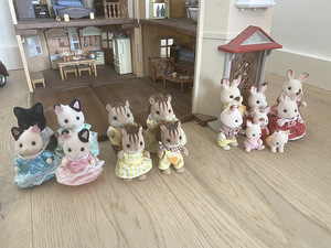 Sylvanian Families Laste mängumaja nukkude ja mööbliga. (5 foto / 5)