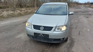 Volkswagen Touran 2.0d 100kw Varuosad (2 foto / 4)