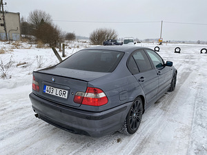 BMW 330d M-PAKETT (6 foto / 10)