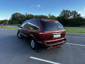 Chrysler Voyager Stow n' Go 3.8 V6 LPG (4 фото из 15)