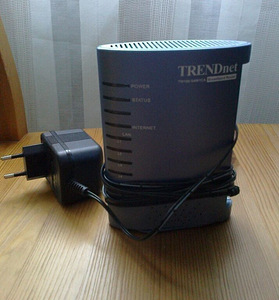 TRENDnet TW100-S4W1CA Broadband Router