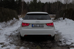 Audi a1 1.6 66kw (3 foto / 13)