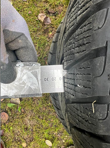 Goodyear Ultragrip 285/35R22 lamellrehvid - 4 tk (1 foto / 6)