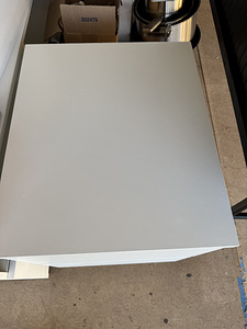 Продается прикроватная тумбочка Ikea Malm (2 фото из 2)