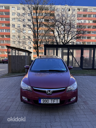 Honda Civic 1.8 103 кВт (фото #2)