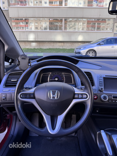 Honda Civic 1.8 103 кВт (фото #9)