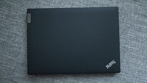 Lenovo ThinkPad T14 14" / Ryzen 5 - 6650U / 16 GB / 1TB (1 foto / 3)