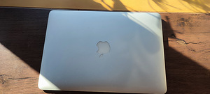 MacBook air mid 2013 (1 foto / 4)
