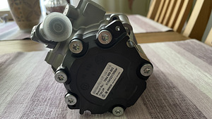 Audi S4 B7 roolivõimupump (2 foto / 4)
