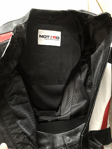 Продам мужской МОТО костюм. (3 фото из 10)