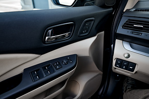 Usaldusväärne auto Honda CR-V 2013 / 2.0 (10 foto / 15)